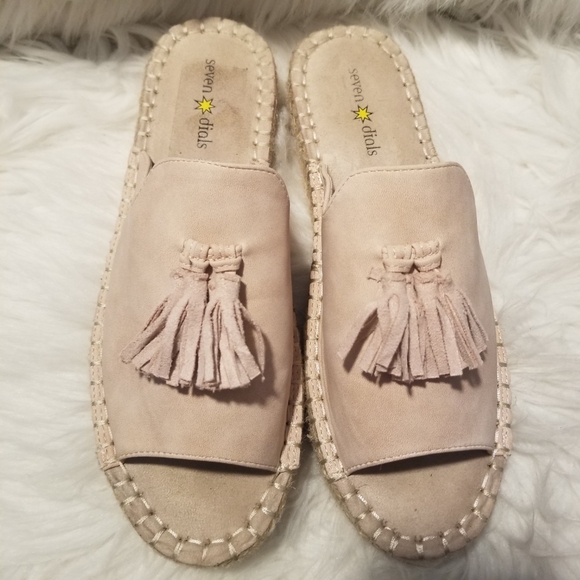 Seven Dials Wendelle Open Toe Tassle Espadrille Sandals - Picture 2 of 8